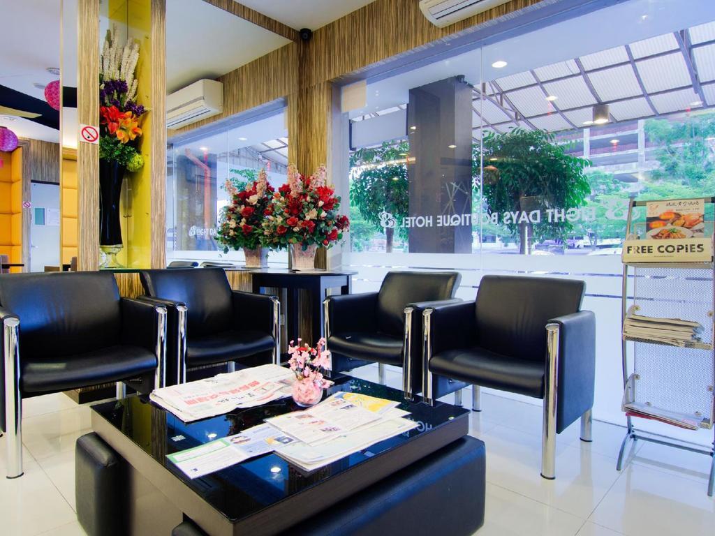 Eight Days Boutique - Mount Austin Hotel *
