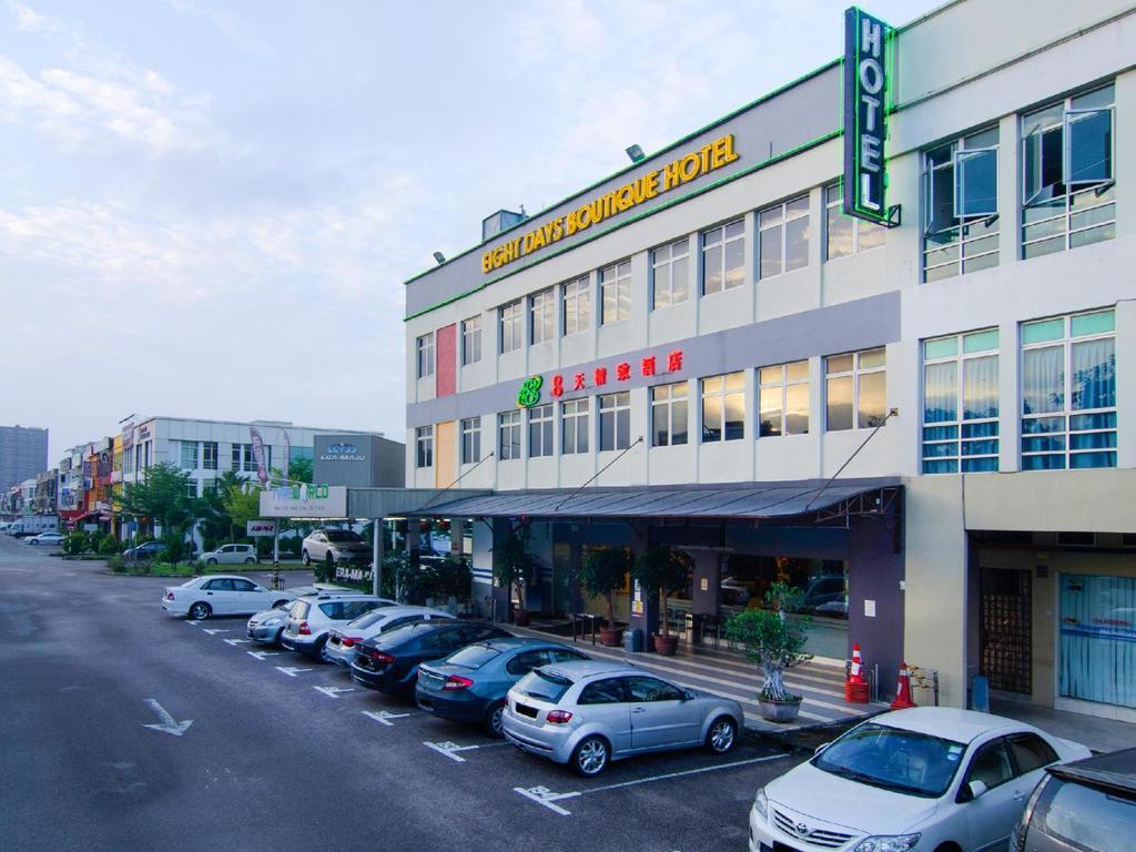 Eight Days Boutique - Mount Austin * Johor Bahru